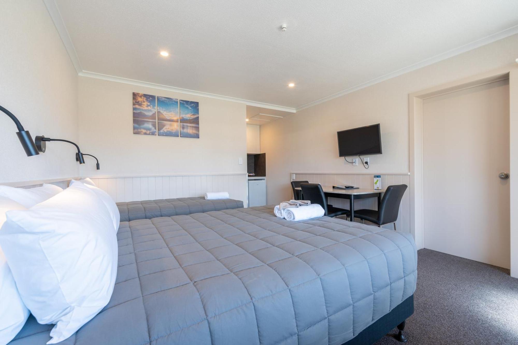Te Anau Top 10 Holiday Park And Motels Экстерьер фото