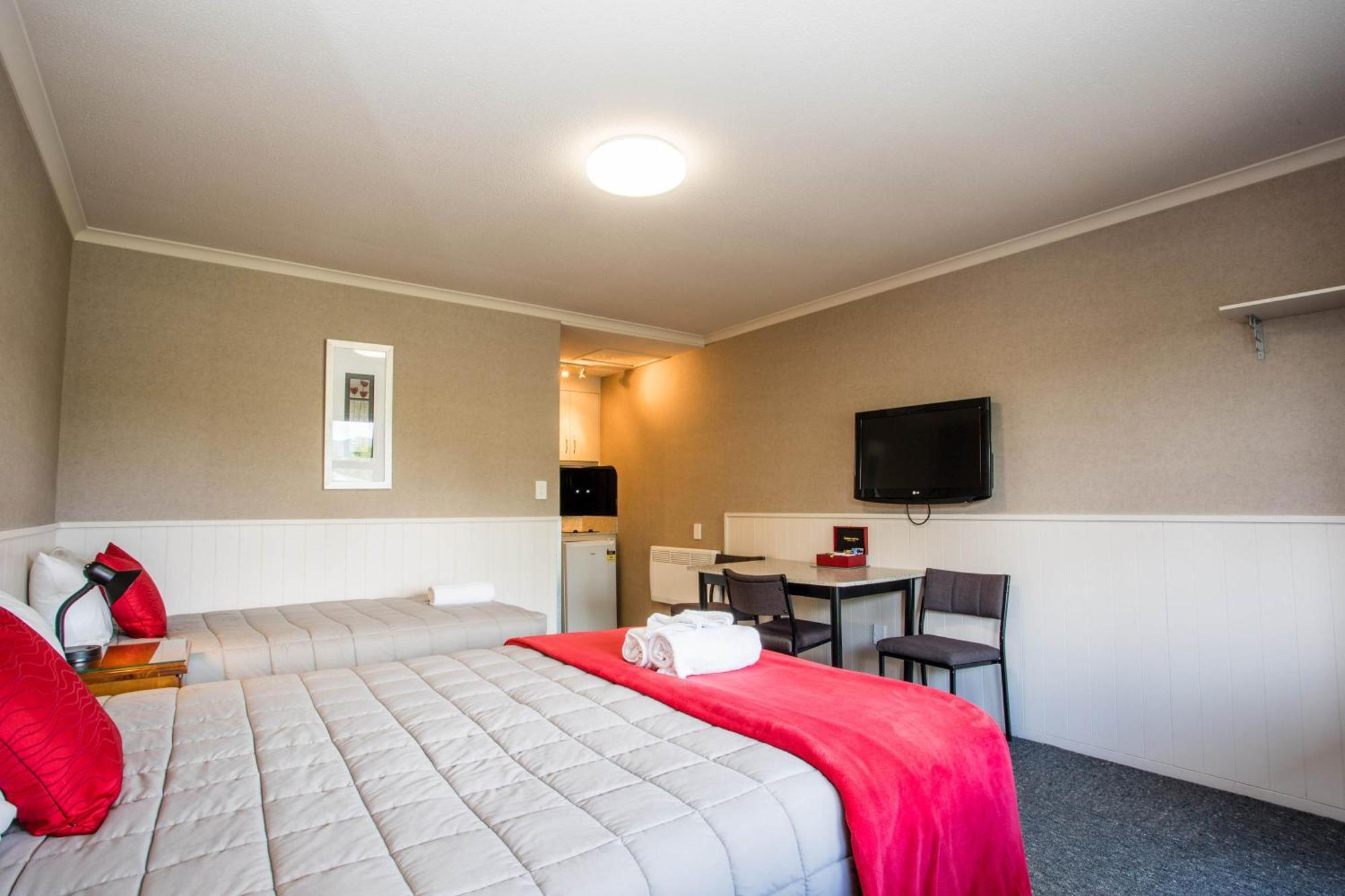 Te Anau Top 10 Holiday Park And Motels Экстерьер фото